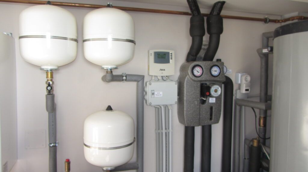 Komplett épületgépészeti kivitelezés, 2013. Felsőőrs