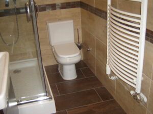 Komplett épületgépészeti kivitelezés, 2005. Veszprém