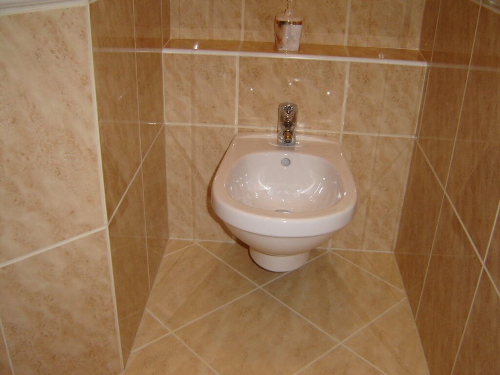 Komplett épületgépészeti kivitelezés, 2013. Gyulafirátót