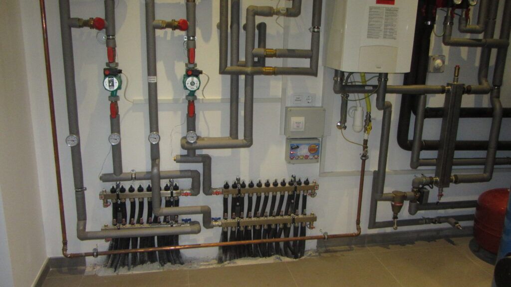 Komplett épületgépészeti kivitelezés, 2013. Felsőőrs