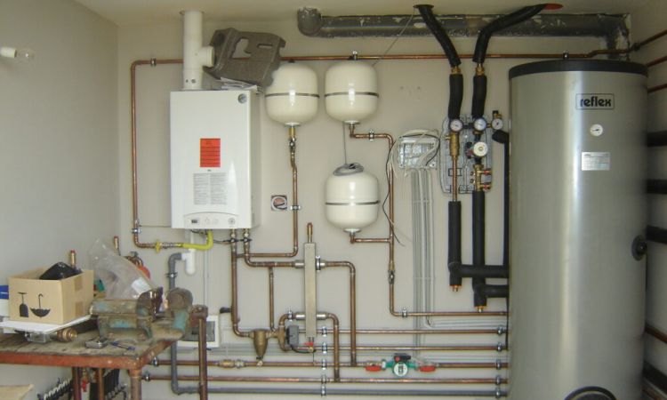 Komplett épületgépészeti kivitelezés, 2013. Felsőőrs