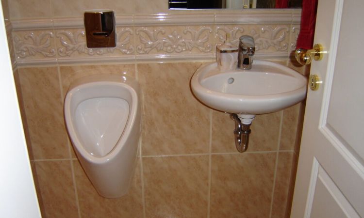 Komplett épületgépészeti kivitelezés, 2013. Gyulafirátót