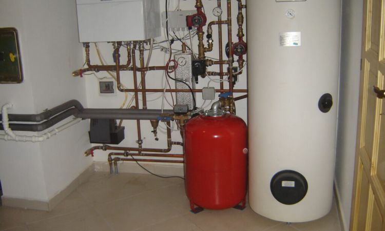 Komplett épületgépészeti kivitelezés, 2008. Veszprém